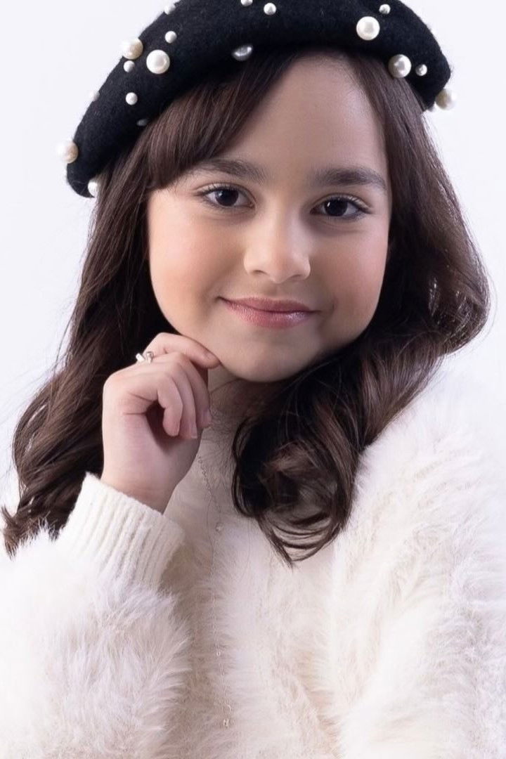 Manu Bistene backdrop