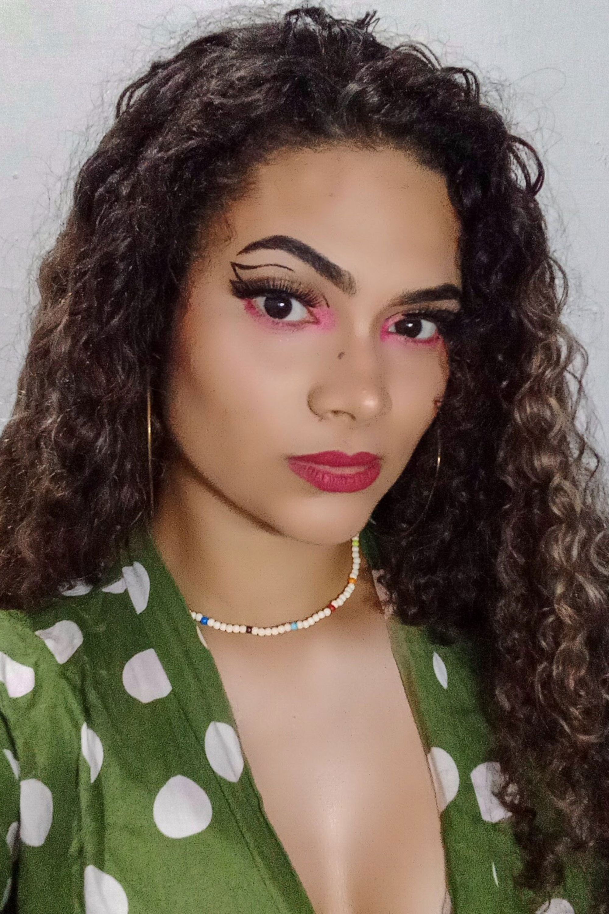 Mariana Correa backdrop