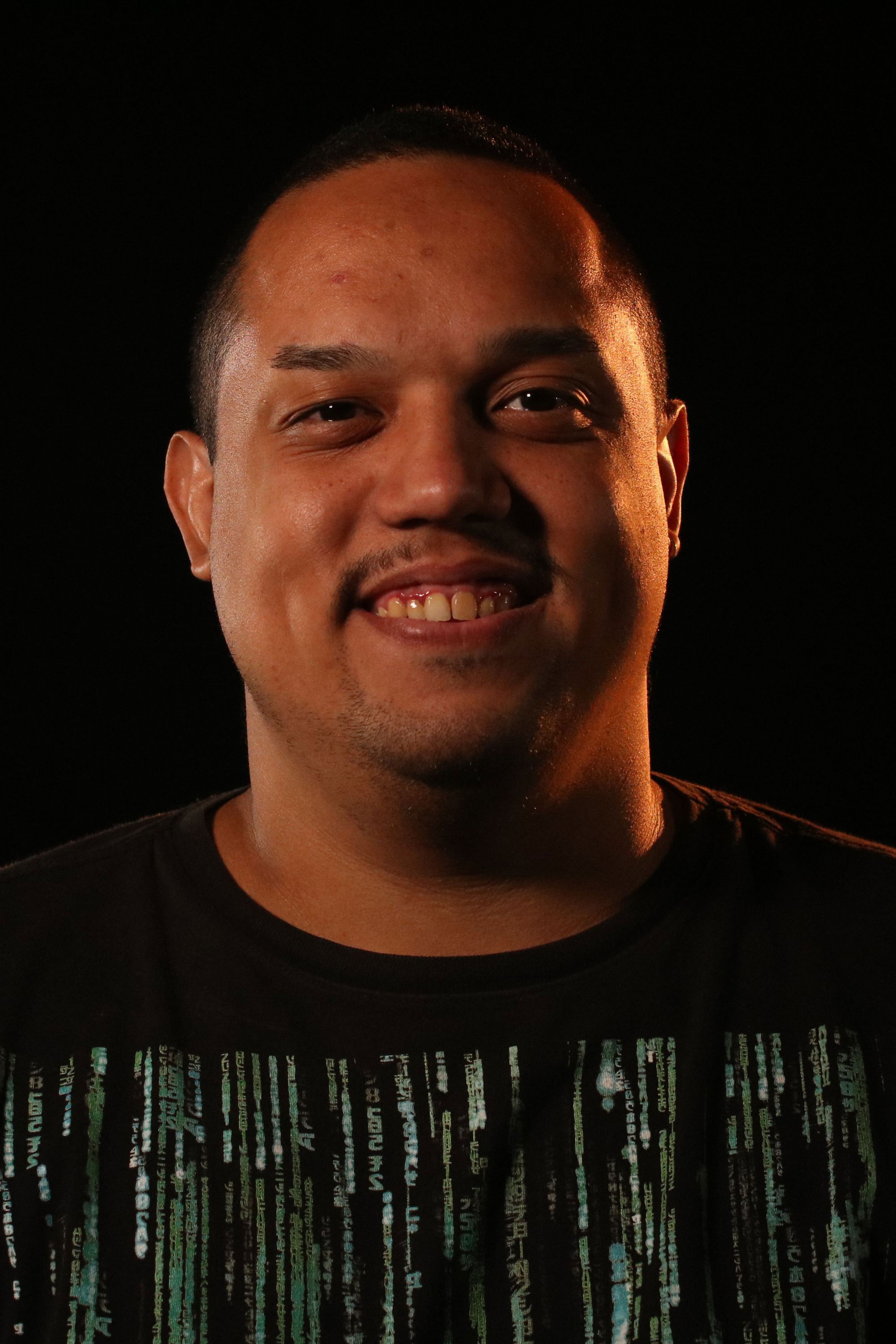 Raphael Mendes backdrop