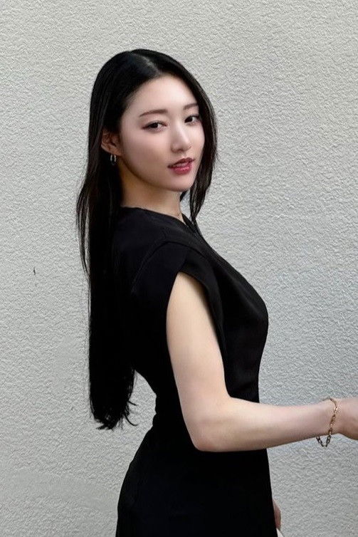 Fumi Taniguchi backdrop