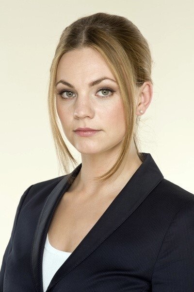 Anna Bertheau backdrop