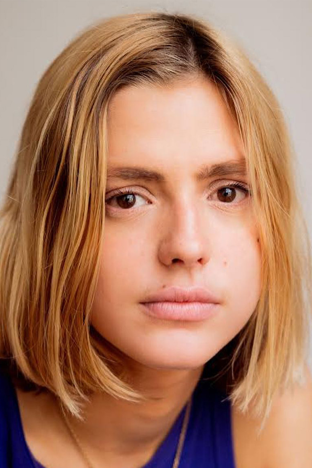 Emma Ravier: Ema Ravier backdrop