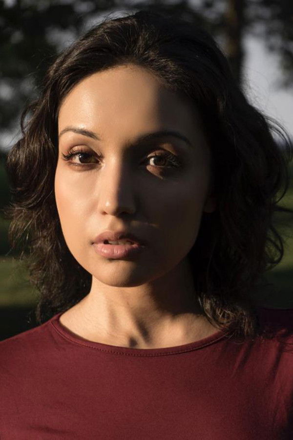 Mahtab Hejazi backdrop