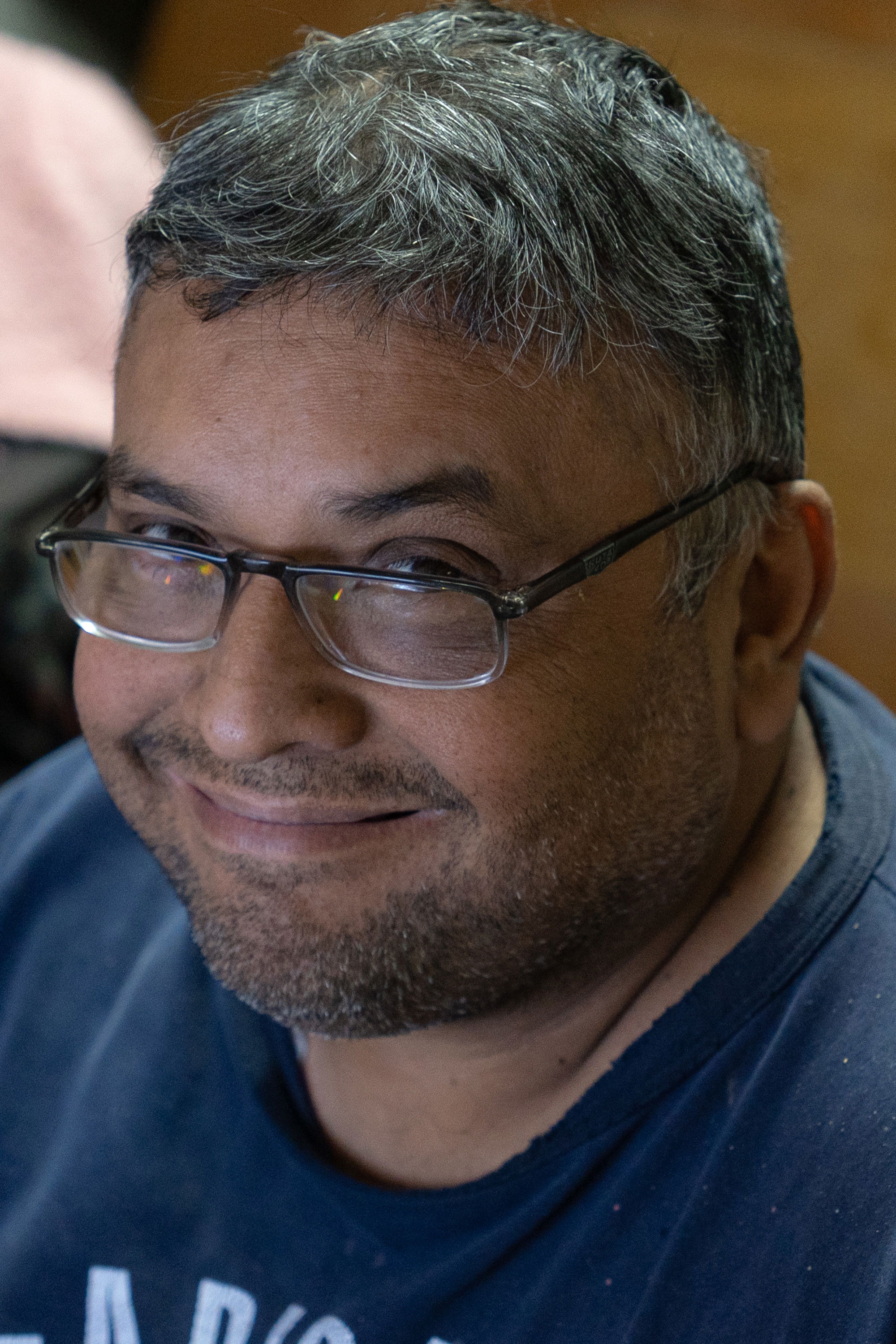 Luis Concha backdrop