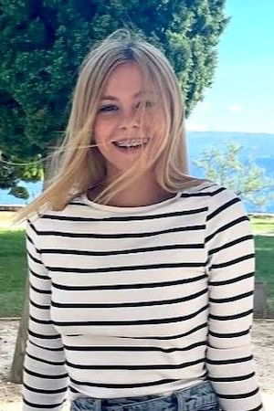 Lamija  Salihović backdrop