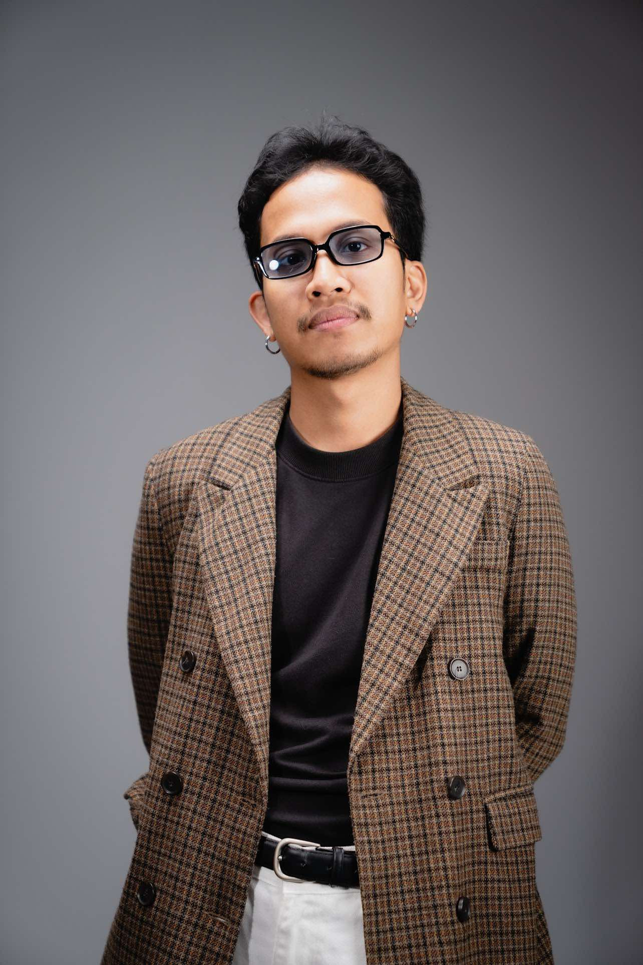 อรรถกรณ์ วัฒนกูล backdrop