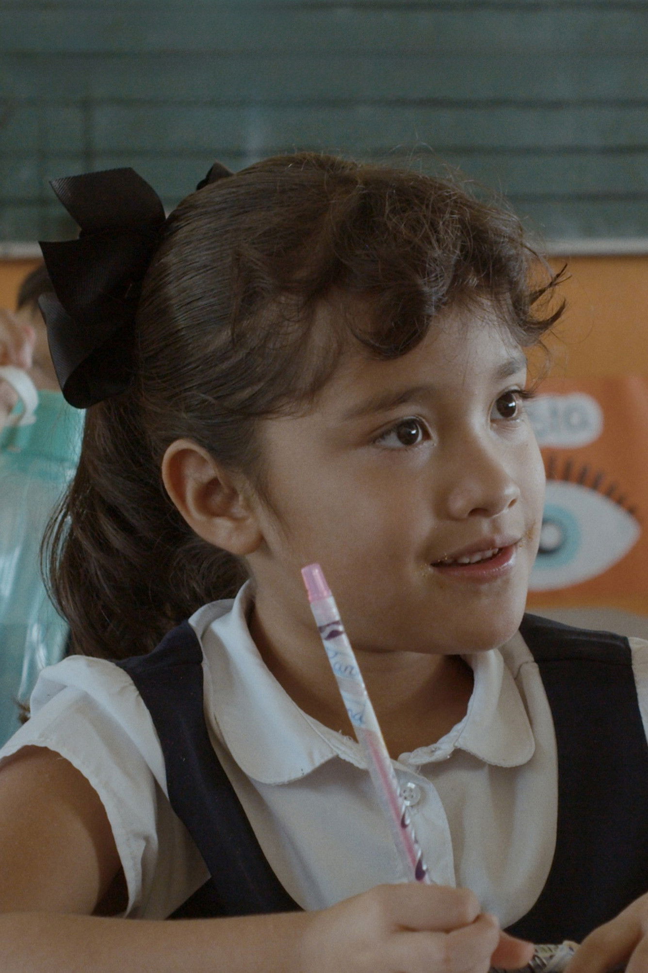 Kanon Gutiérrez backdrop