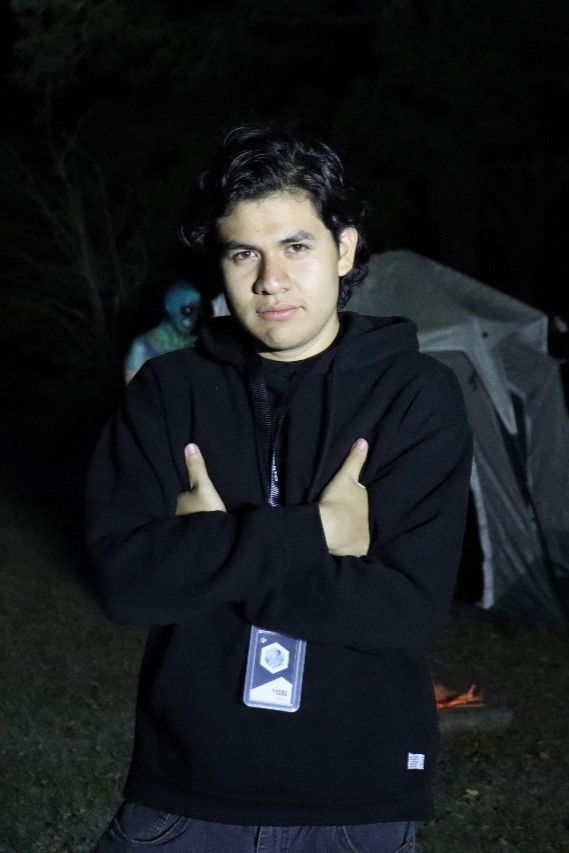 Daniel Peña backdrop