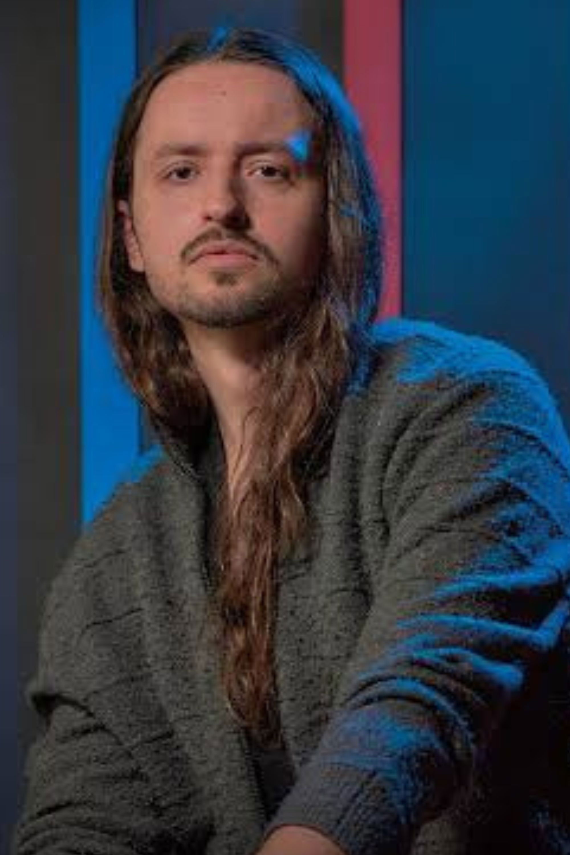 Jesús Iglesias backdrop