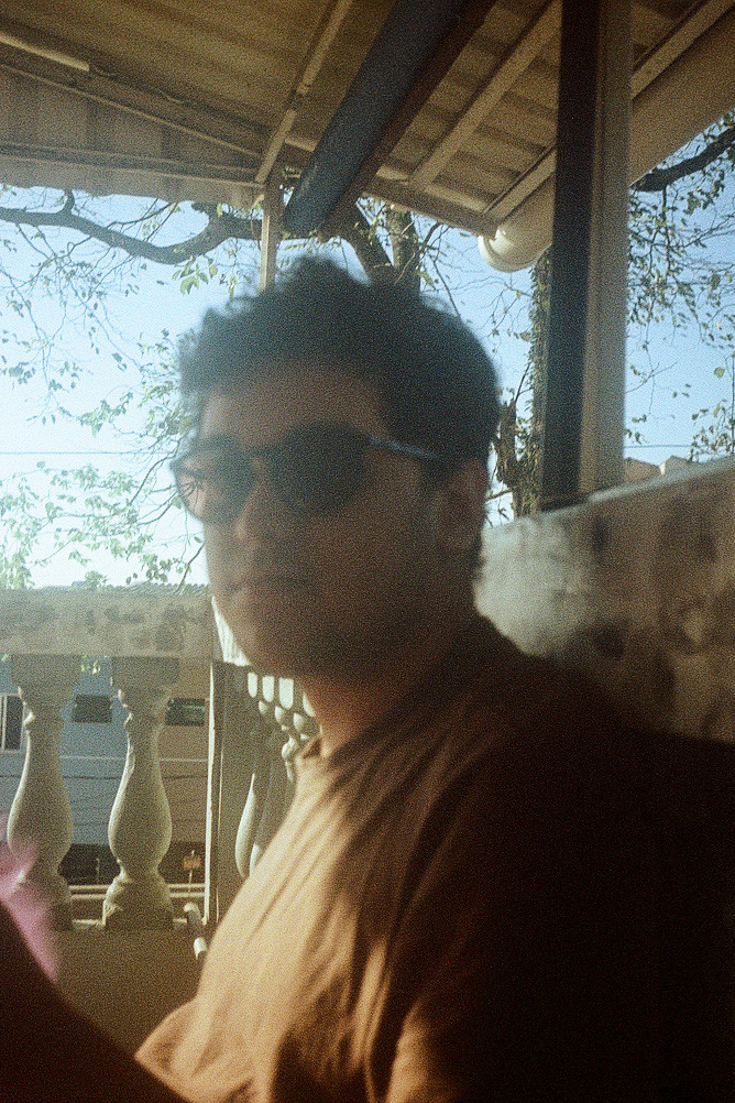 Vitor Cachoeira backdrop