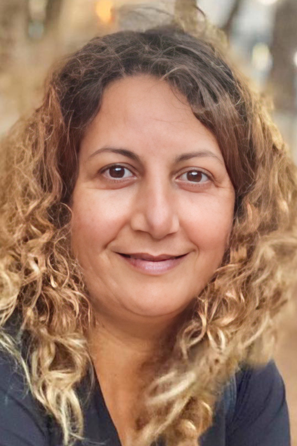 Fatiha Ouared backdrop