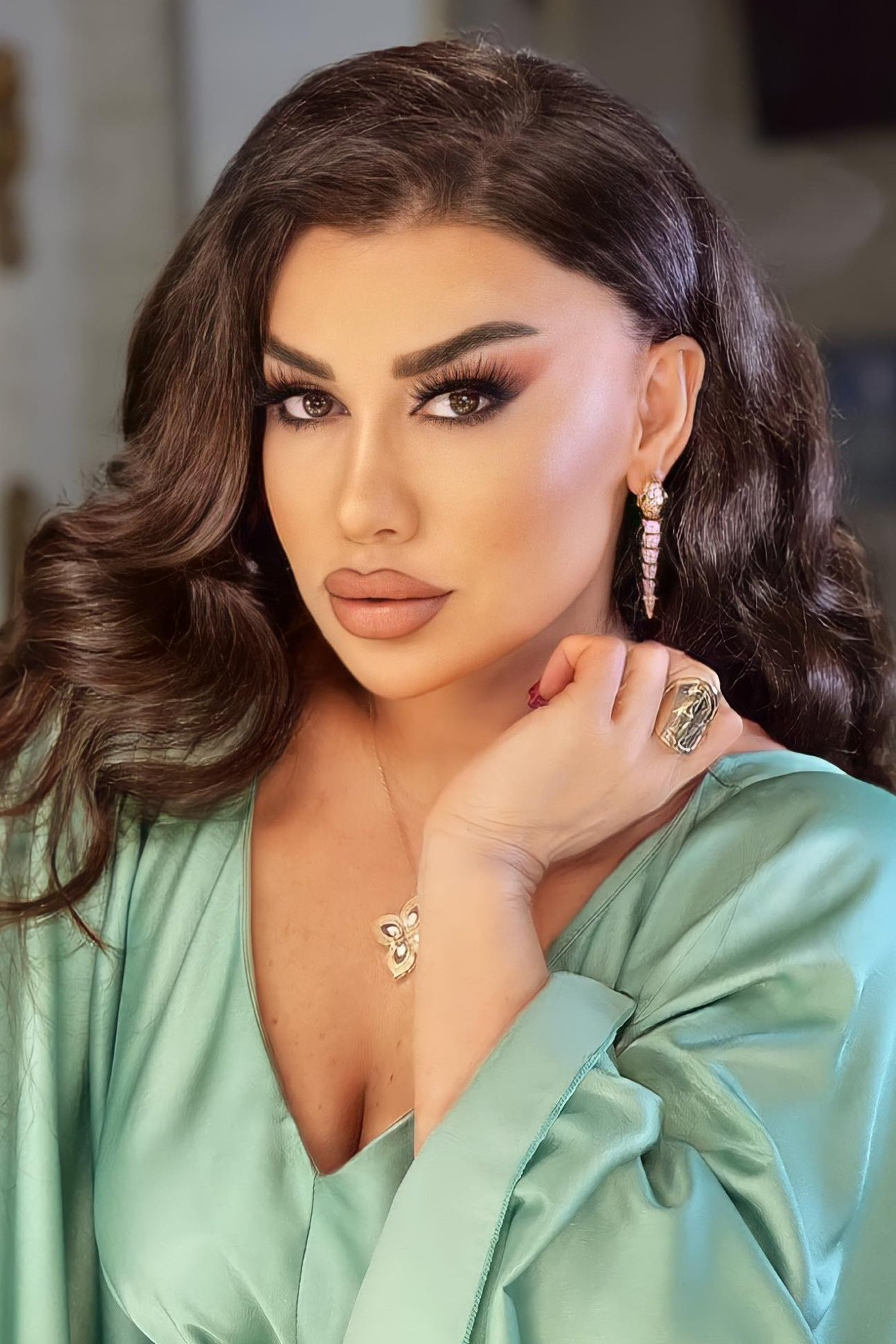 Fatimə Fətəliyeva backdrop