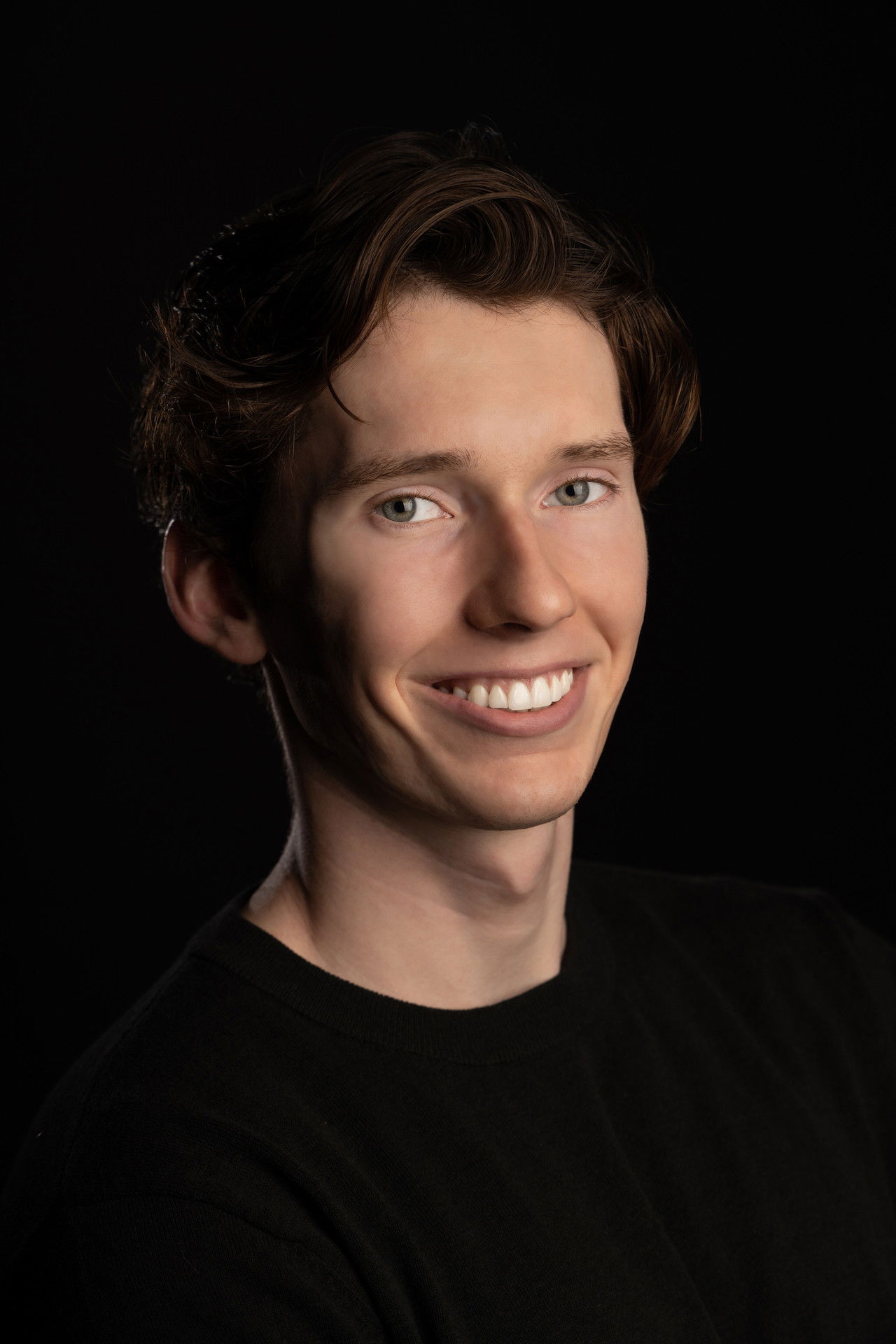 Ryan Lee Loftus backdrop