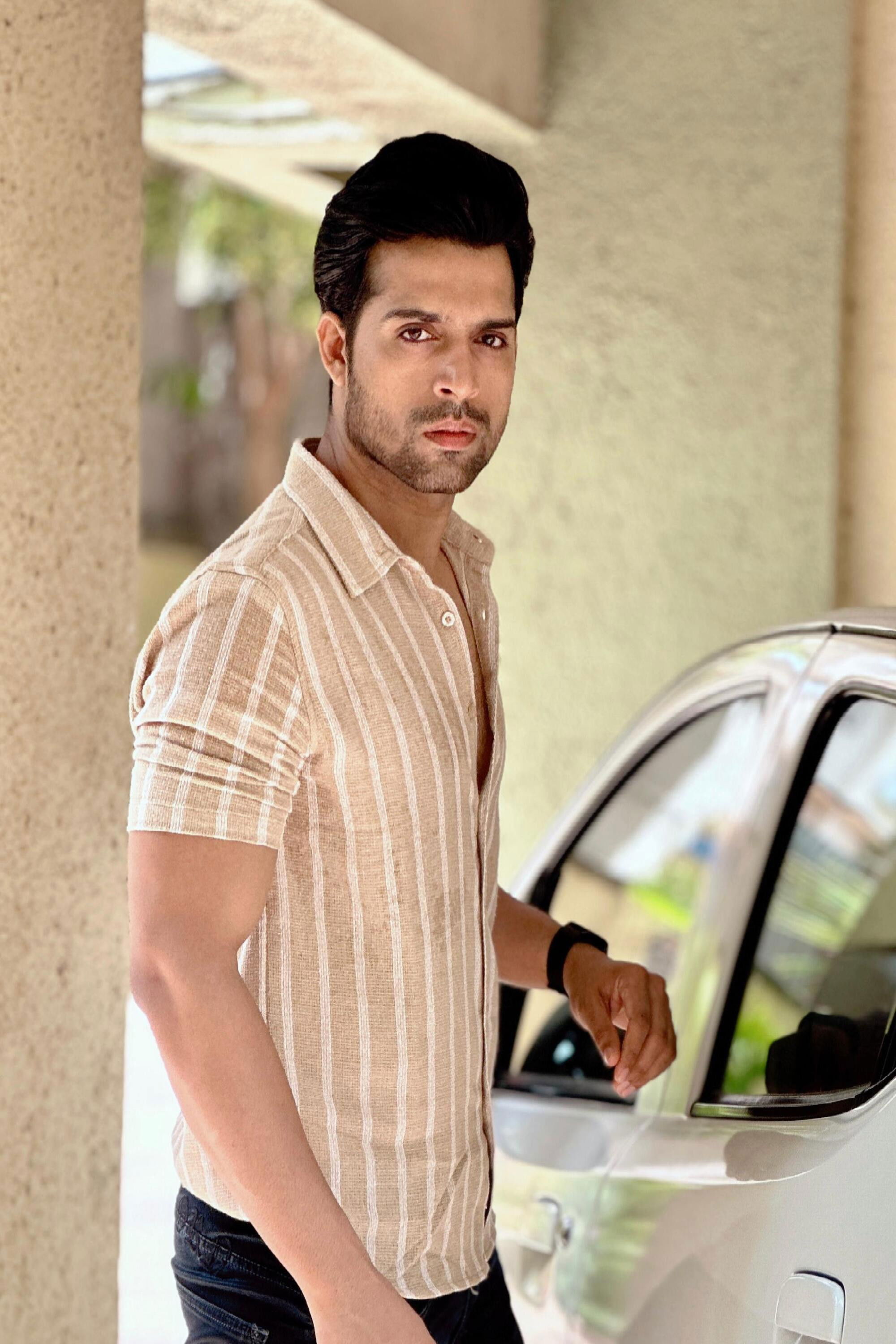 Farhan Qureshii backdrop