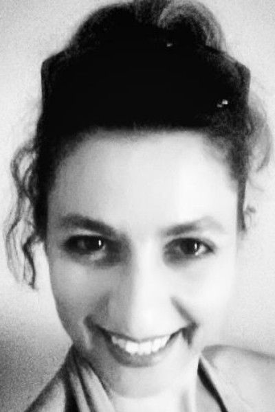 Anna Goundra backdrop