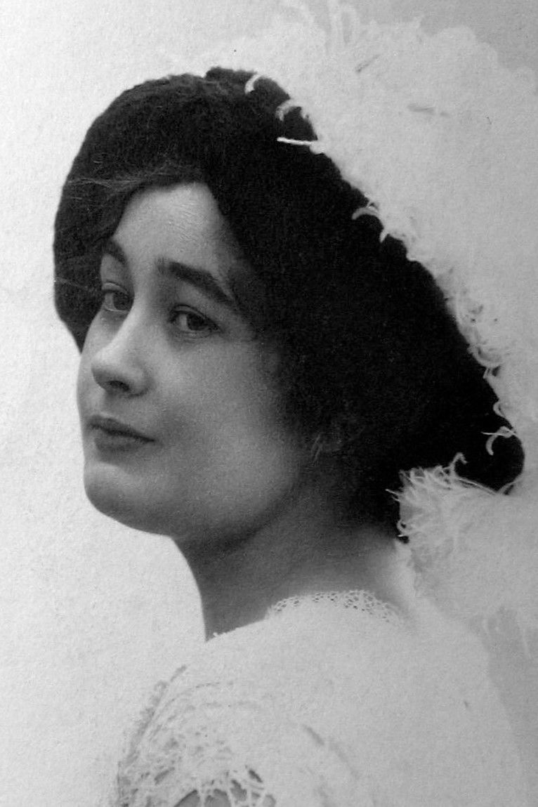 Grete Diercks backdrop