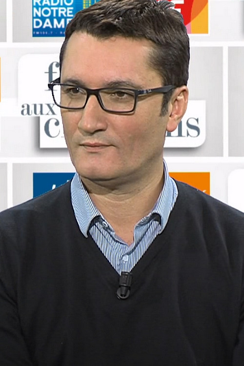 Olivier Dartigolles backdrop