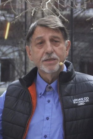 Jesús Cuesta backdrop