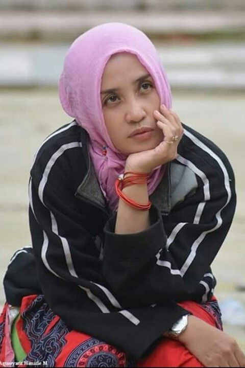 Novitasari Nuarbijk backdrop