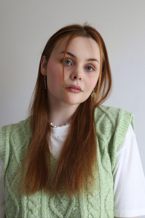 Juliette Lefebvre backdrop