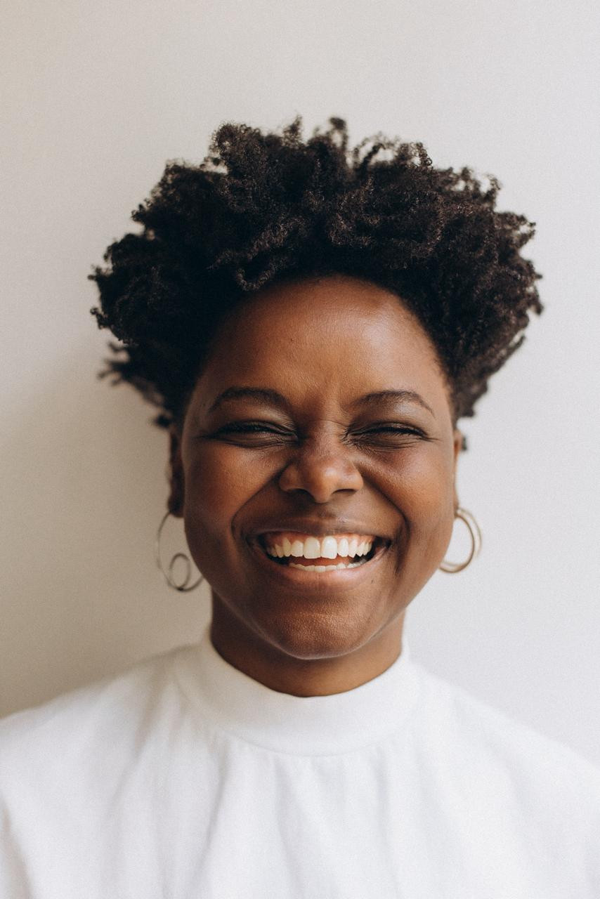 Jamile Cazumbá backdrop