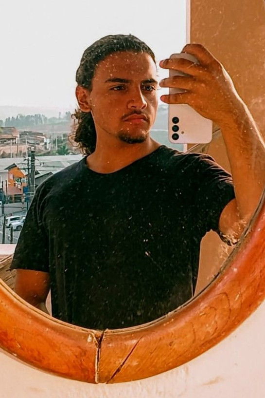 nicolas Fernandes backdrop