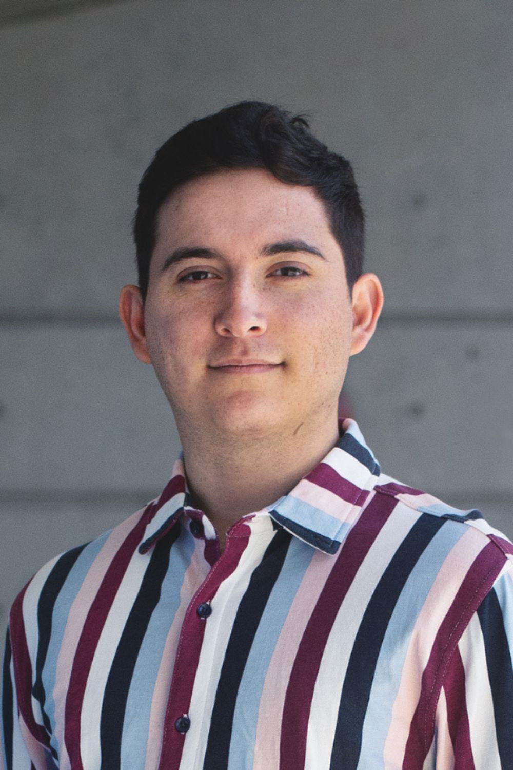 Luis Guerra backdrop