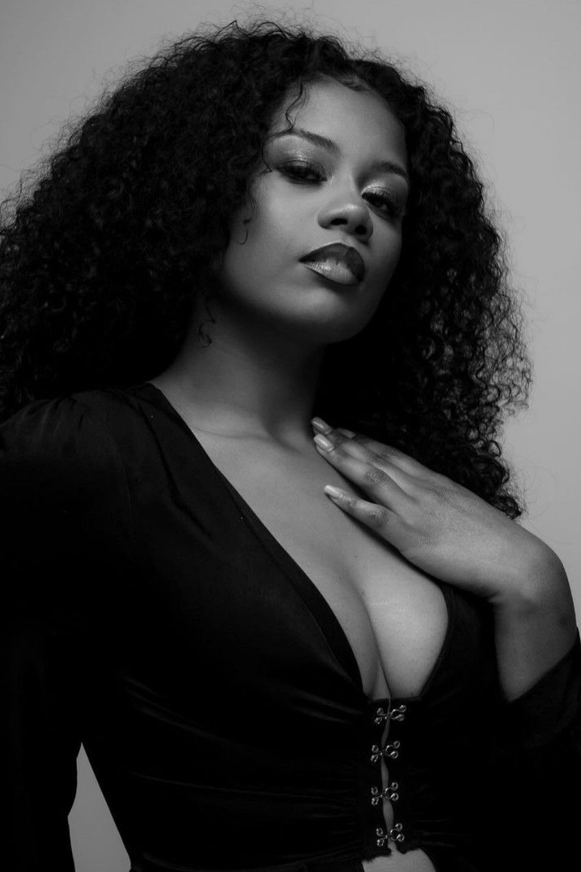 Dominique Kaimana backdrop