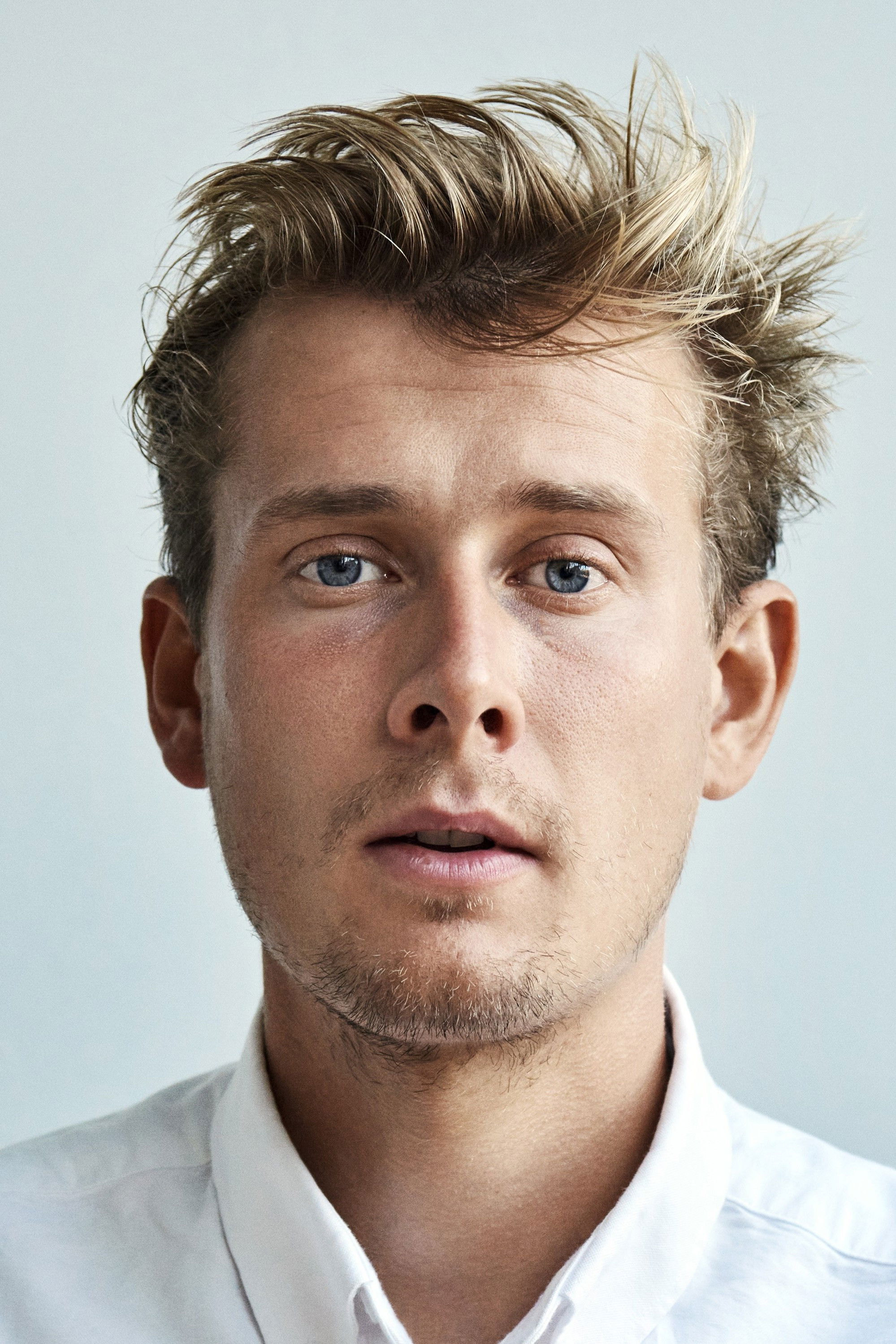 Mathias Bøgelund backdrop