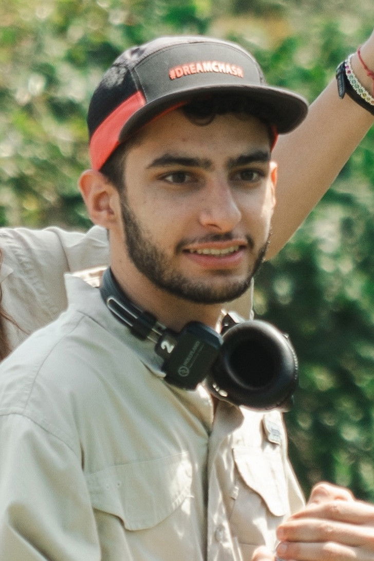 Elian Abreu backdrop