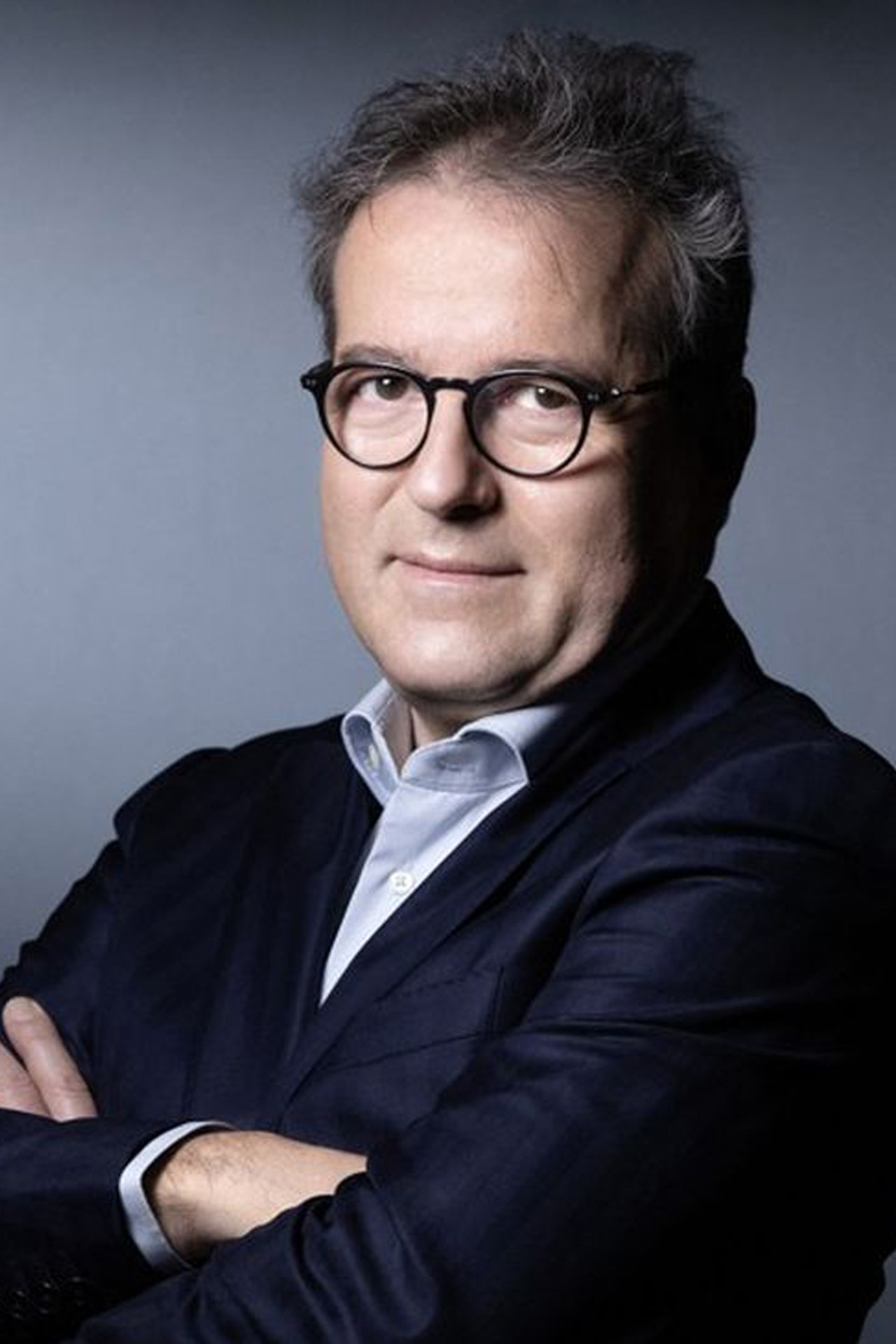 Martin Hirsch backdrop