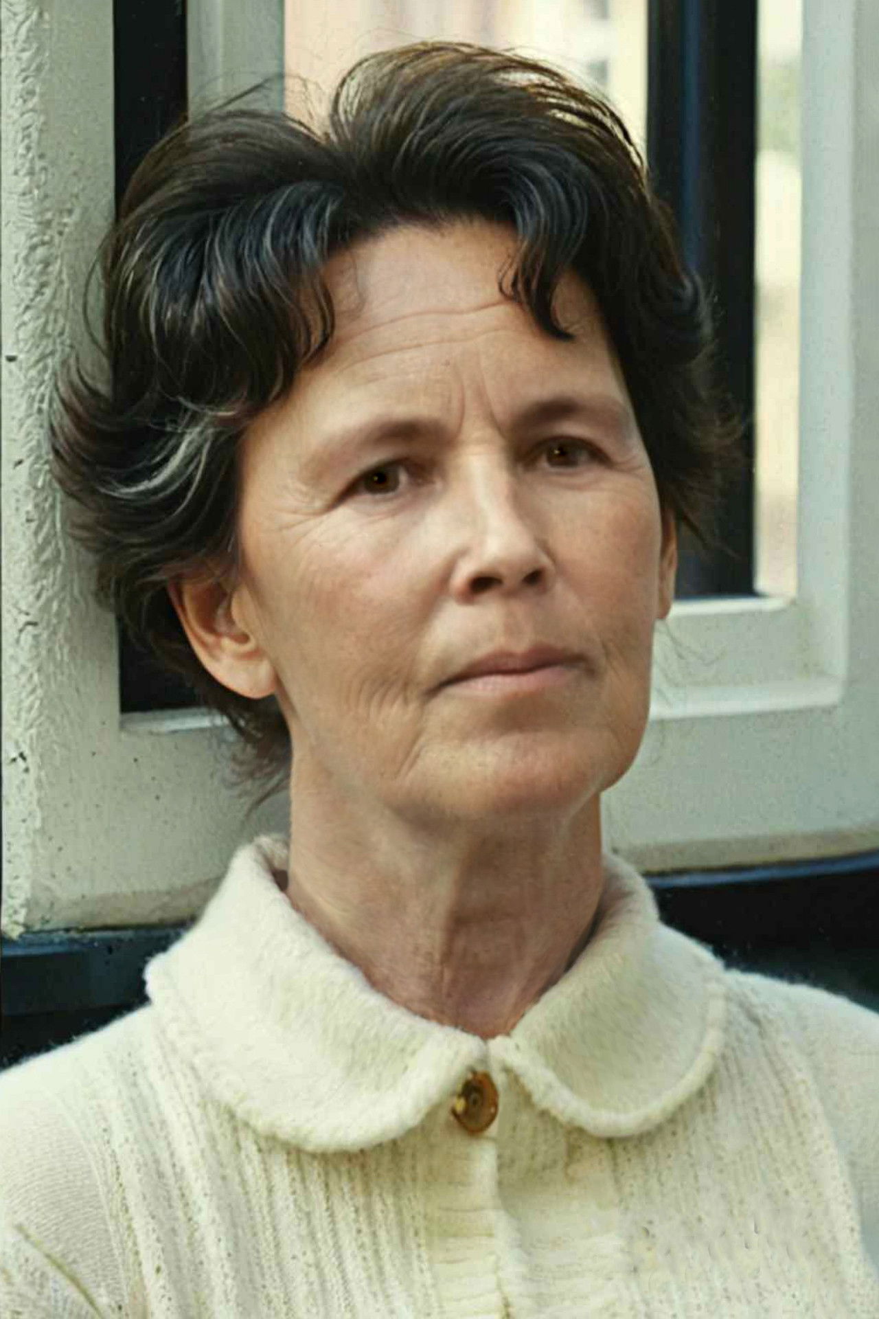 Simone de Bollardière backdrop