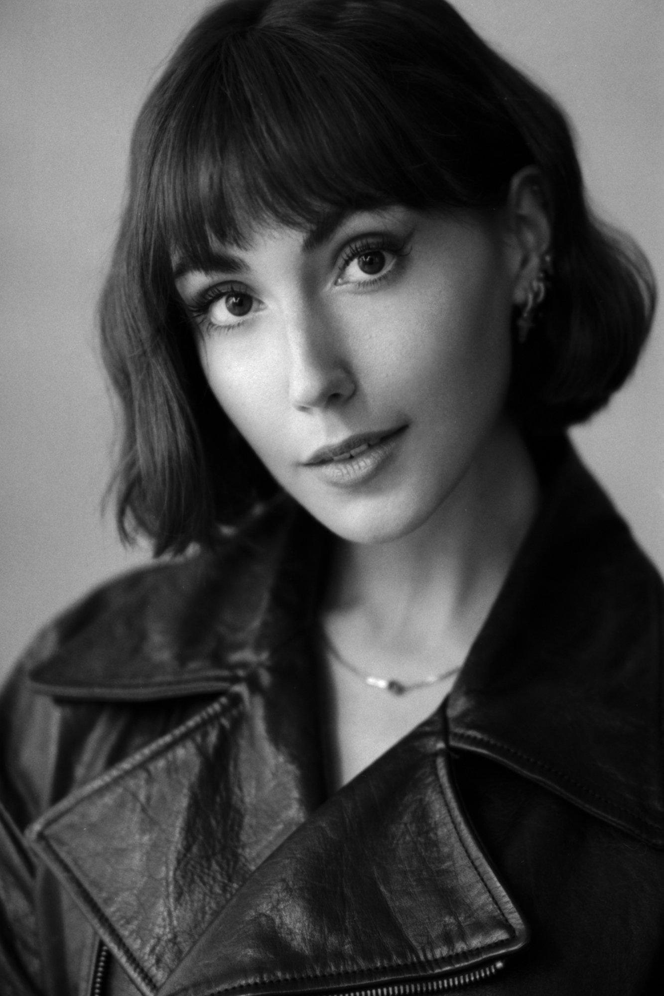 Daniella DeVinter backdrop