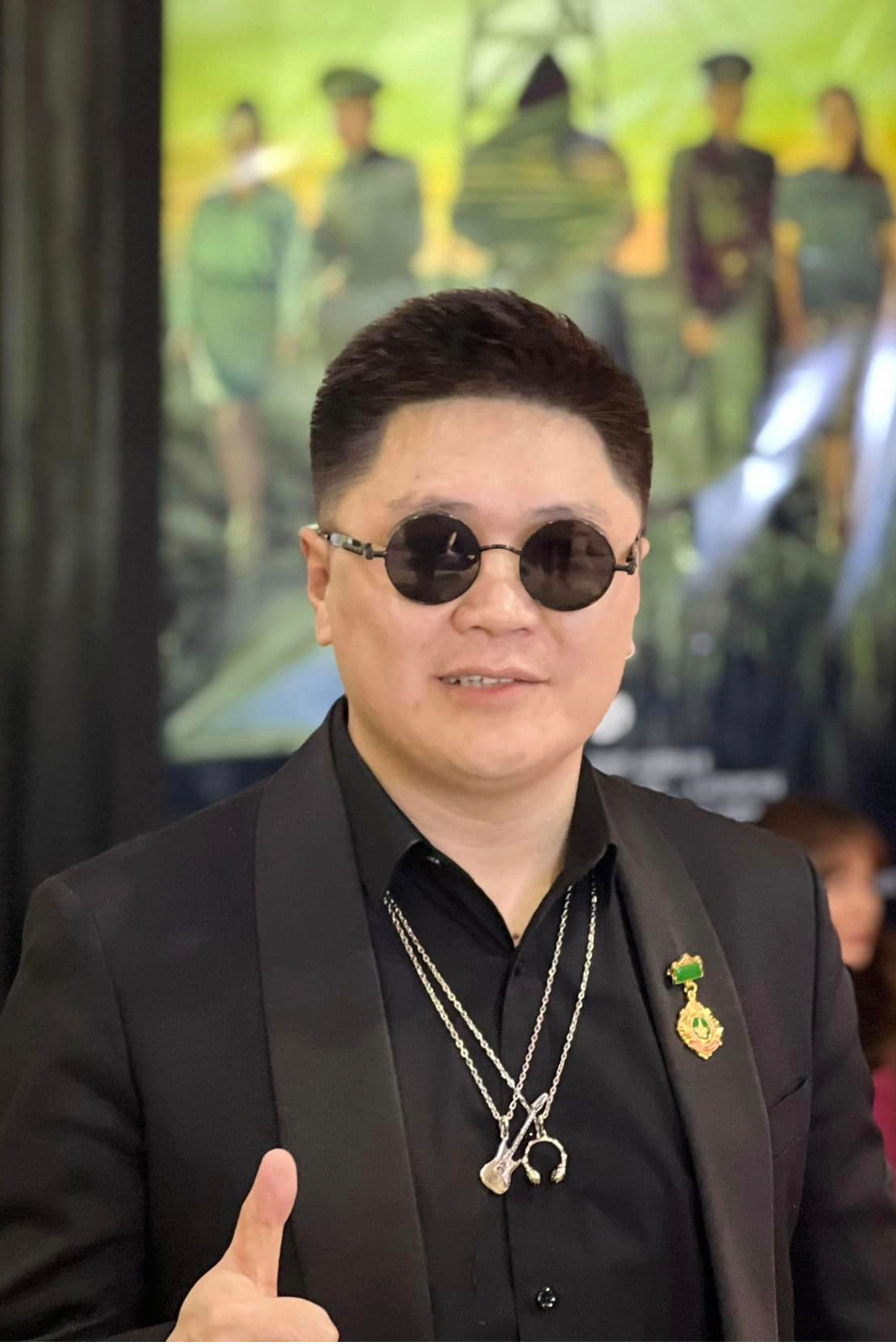 Munkh-Amidral Bataa backdrop