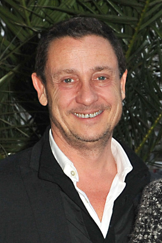 Gilles de Maistre backdrop