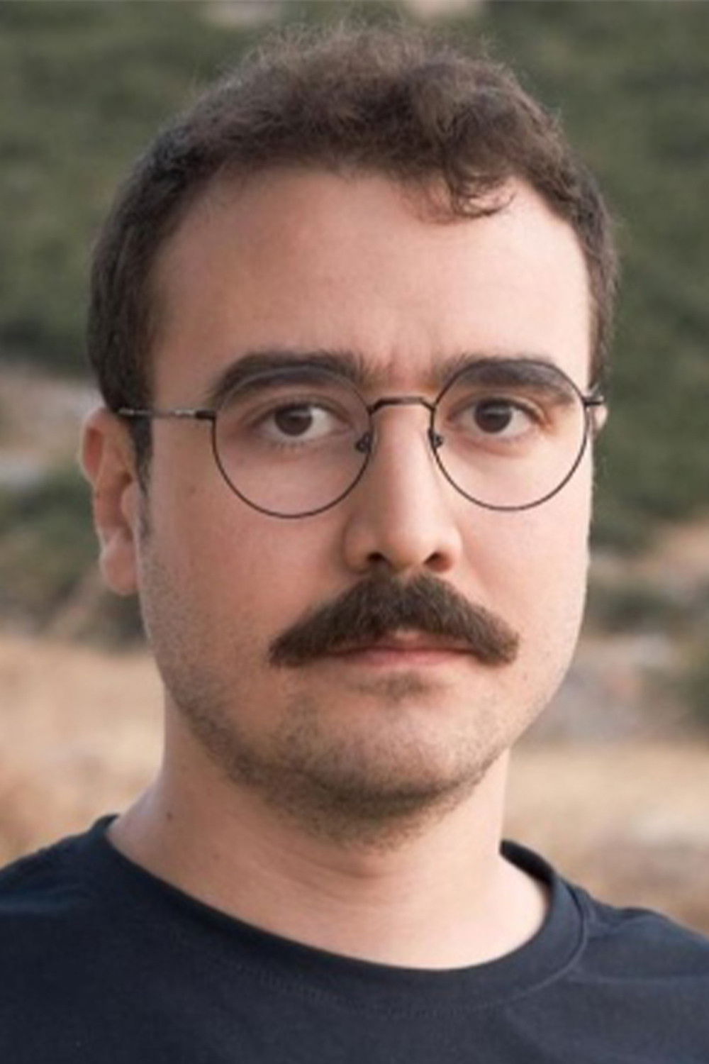 Günkut Güven backdrop