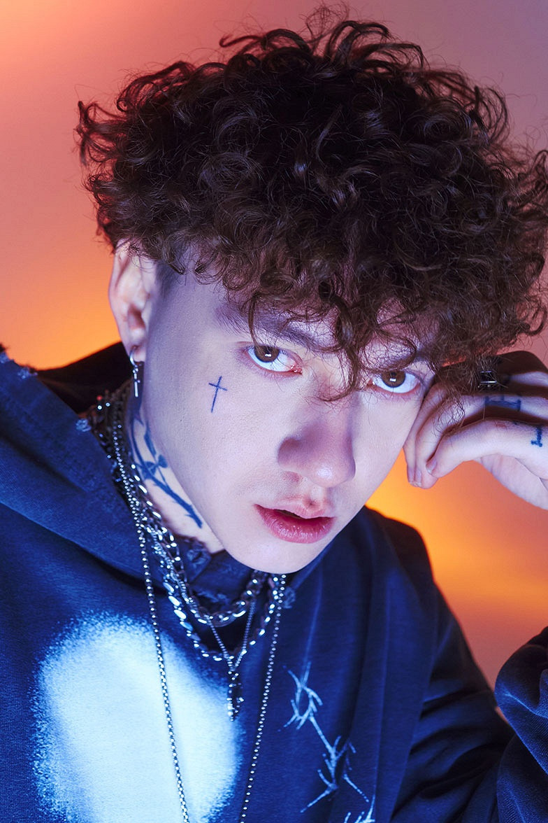 Глеб Викторов backdrop