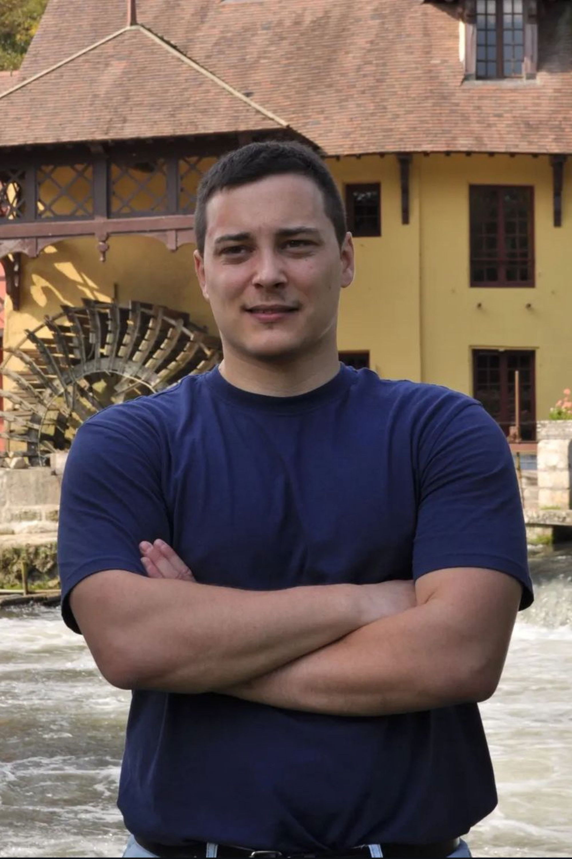 Ugo Merlier backdrop