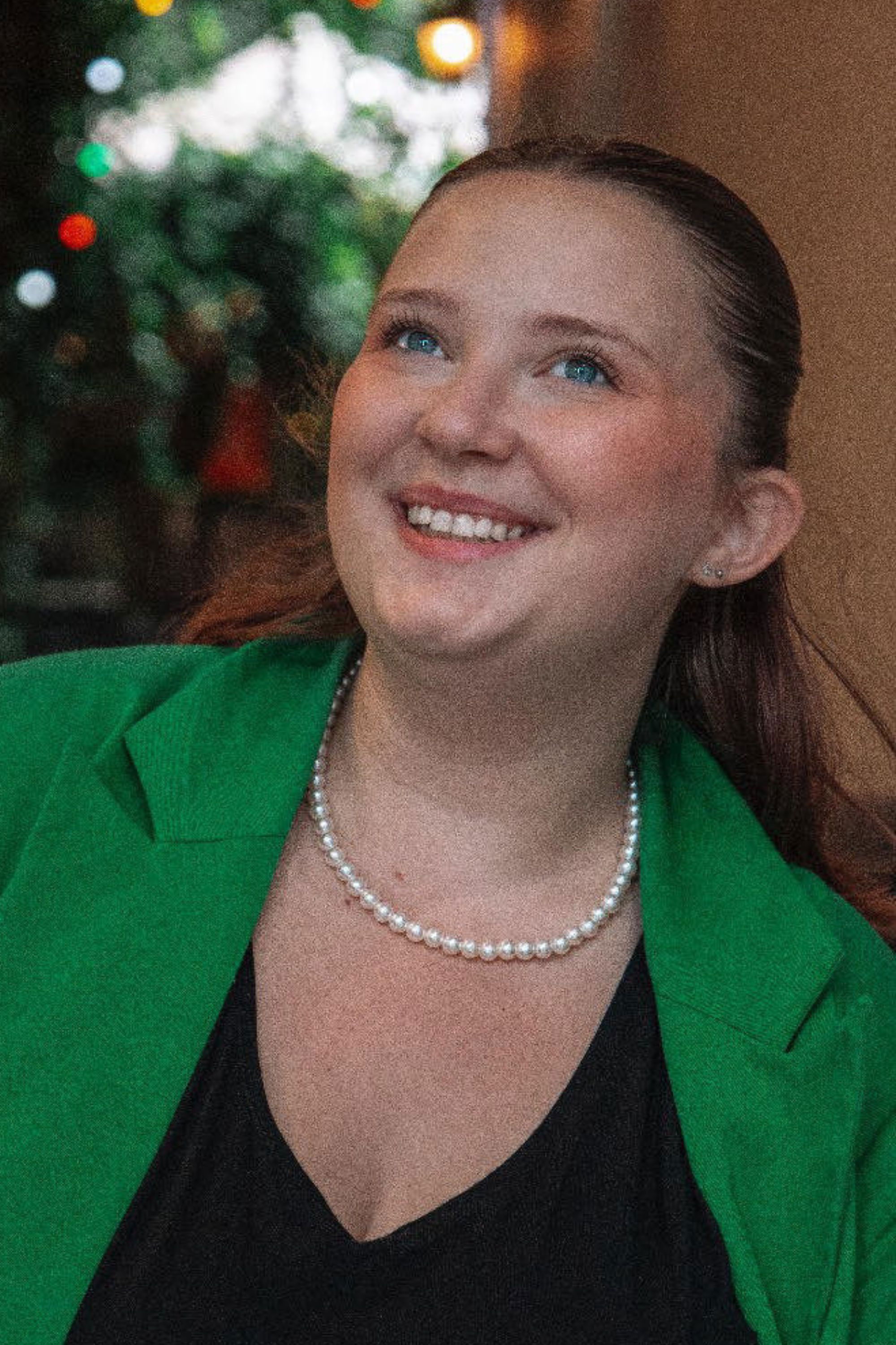 Elise Rogien backdrop