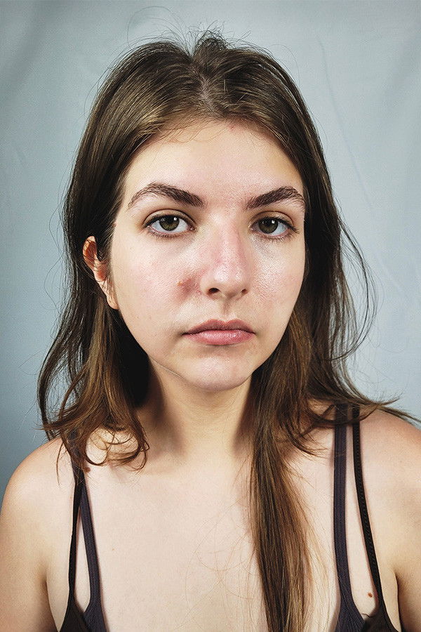 Mônica Moroz backdrop