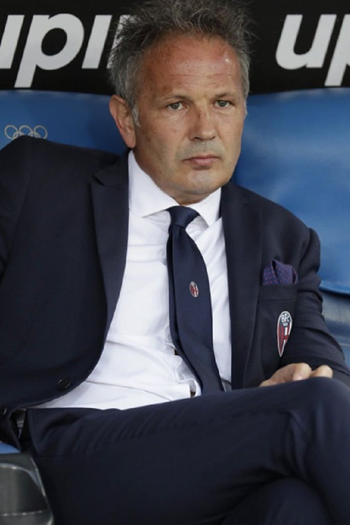 Синиша Михајловић backdrop