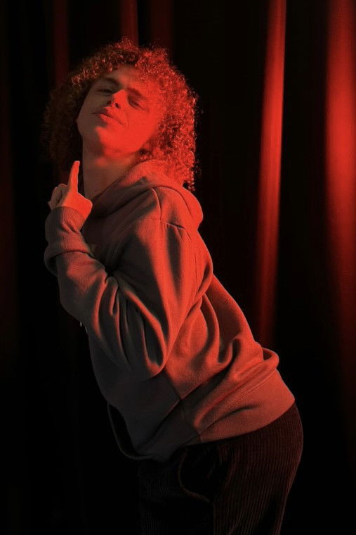 Liam Schofield Brown backdrop