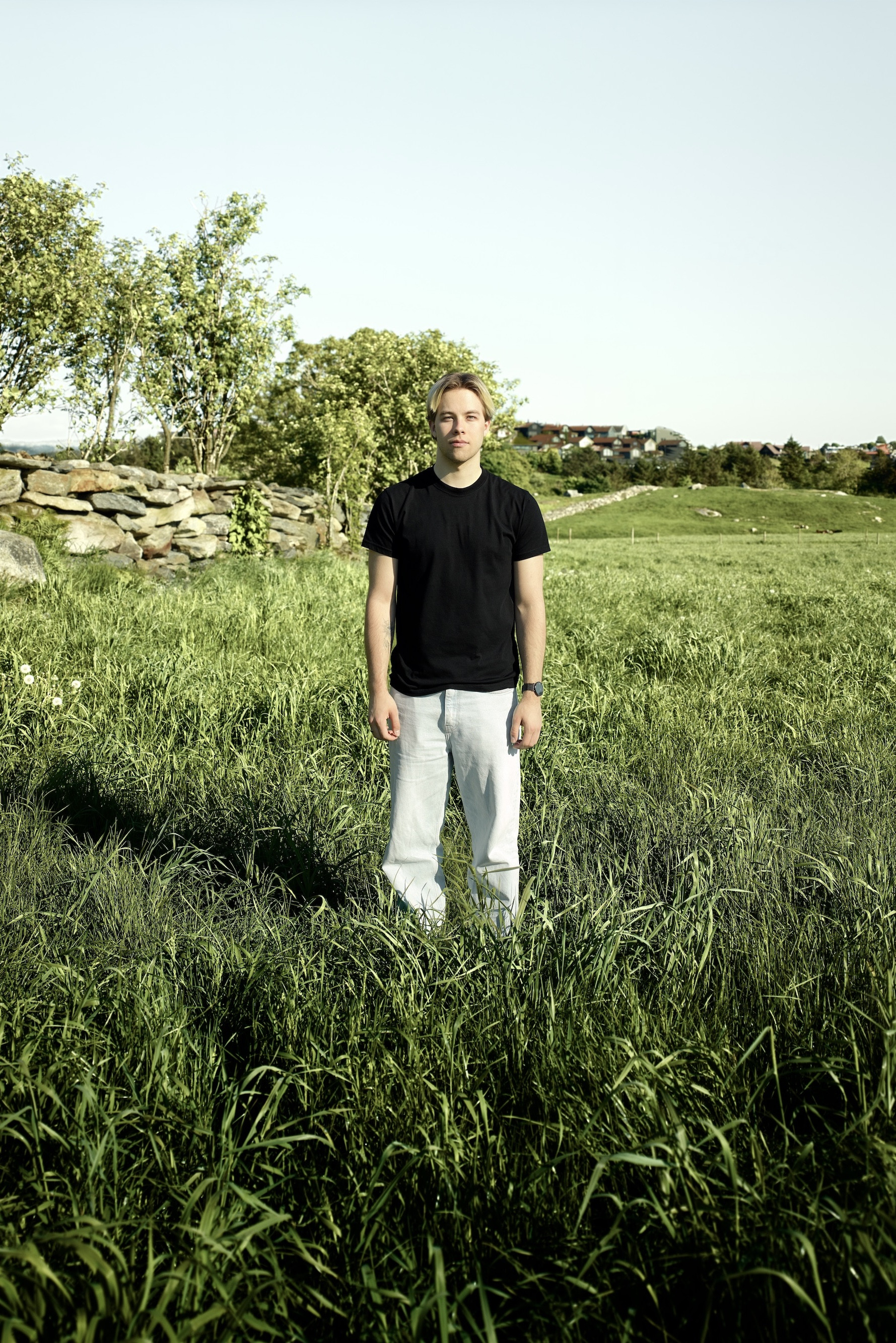 Gabriel Lar Thorarinsson backdrop