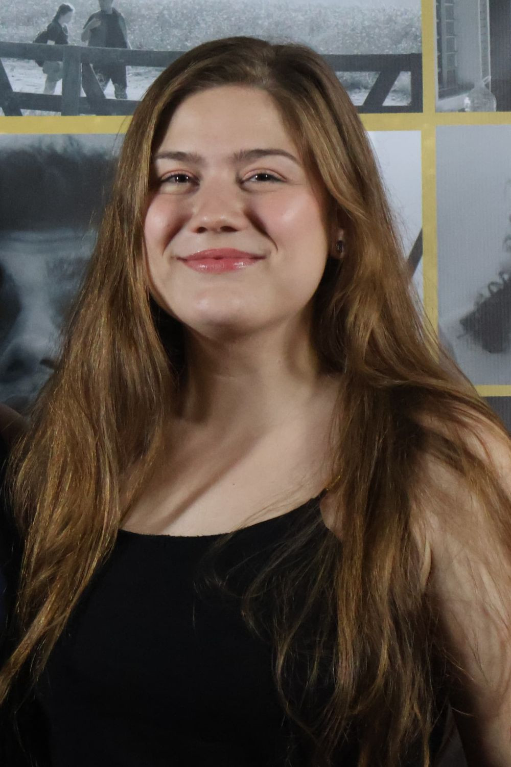 Annelise Wenglarek backdrop