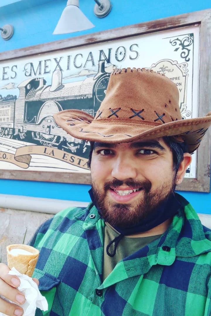 Simón Malsiudadano Flores backdrop