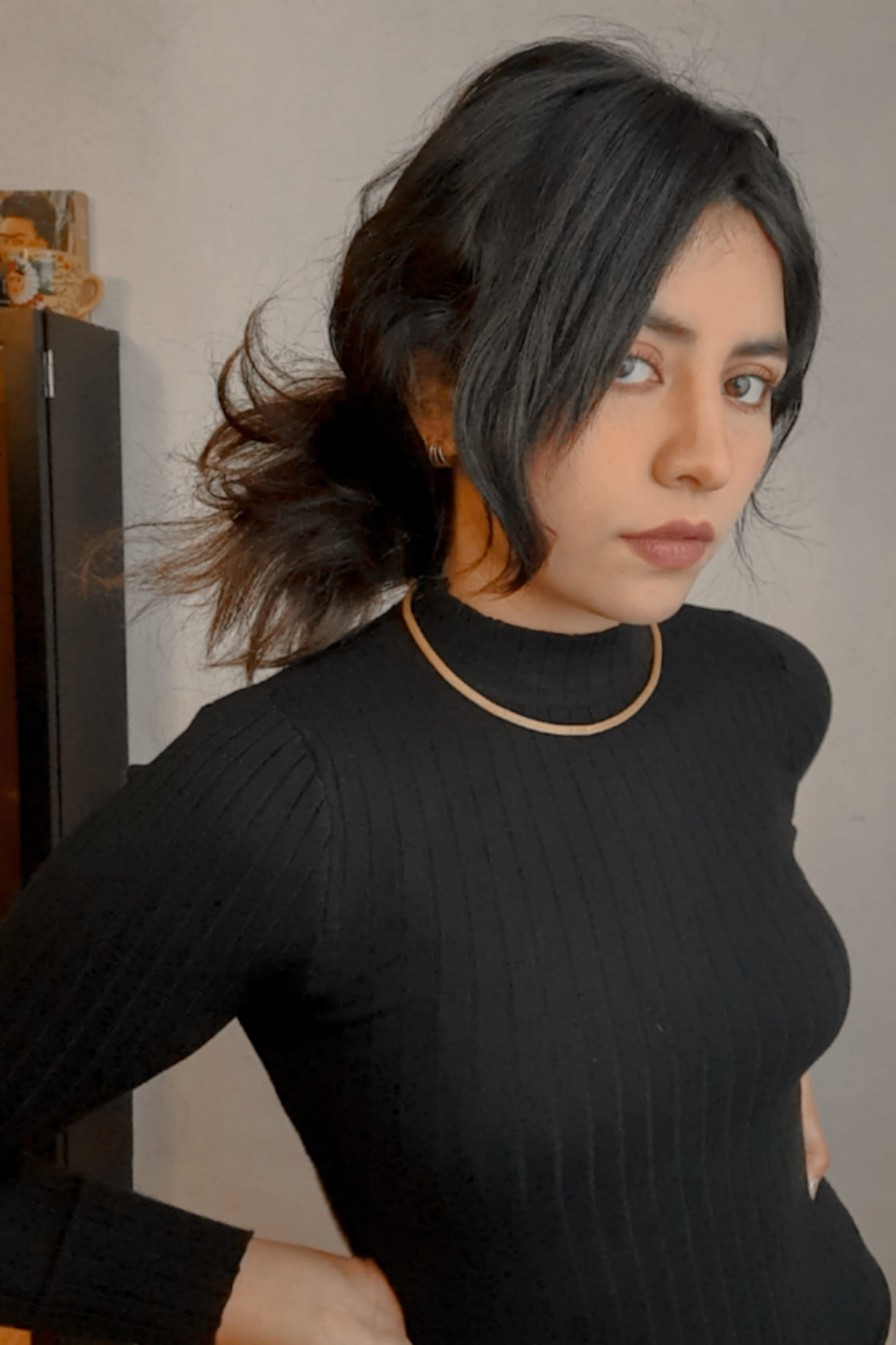 Anne López backdrop