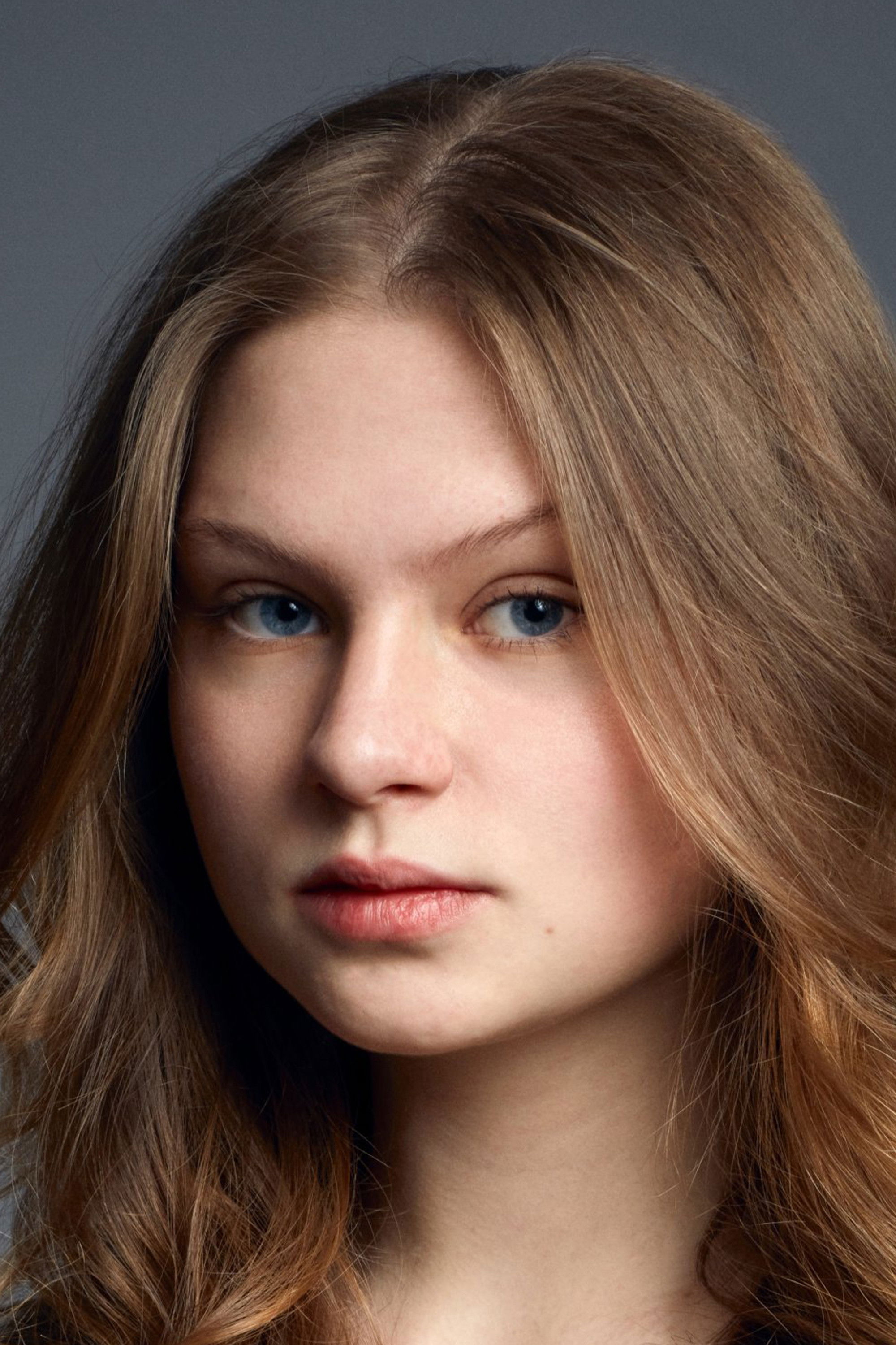 Defne Burnaz backdrop