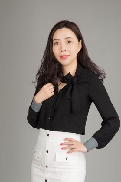 Miu Wenjing backdrop