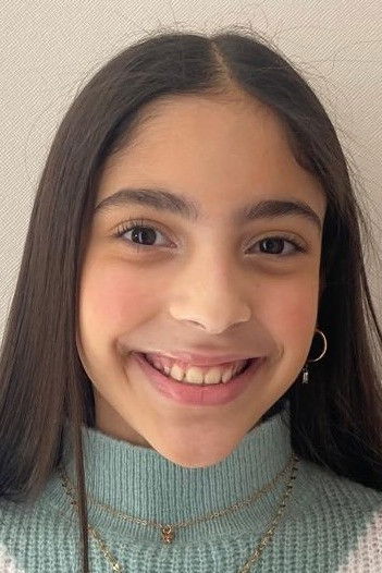 Antonella García Cañas backdrop