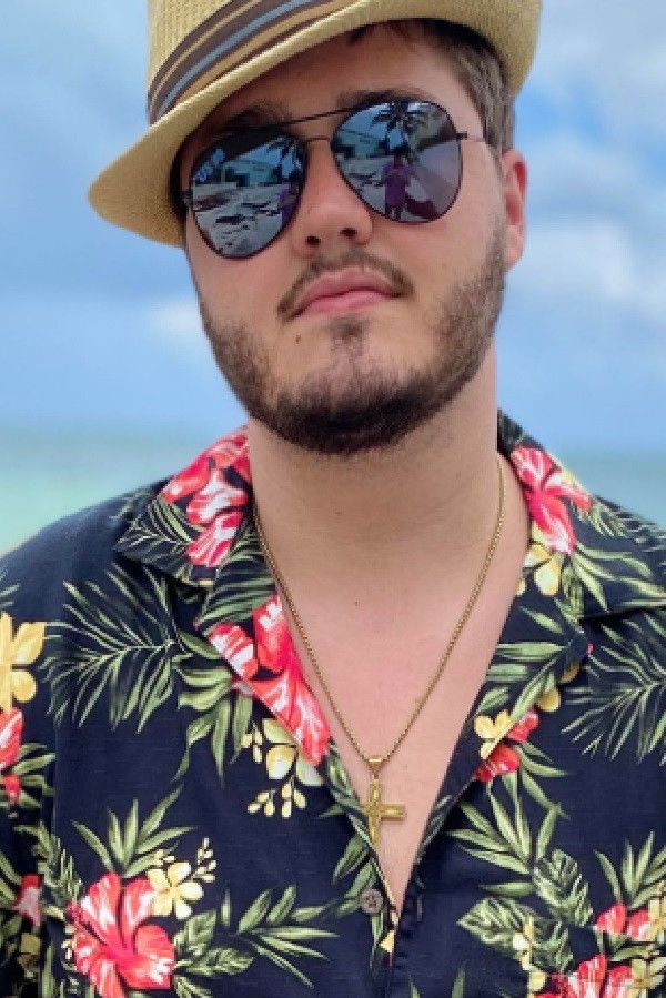 Connor Robertson backdrop